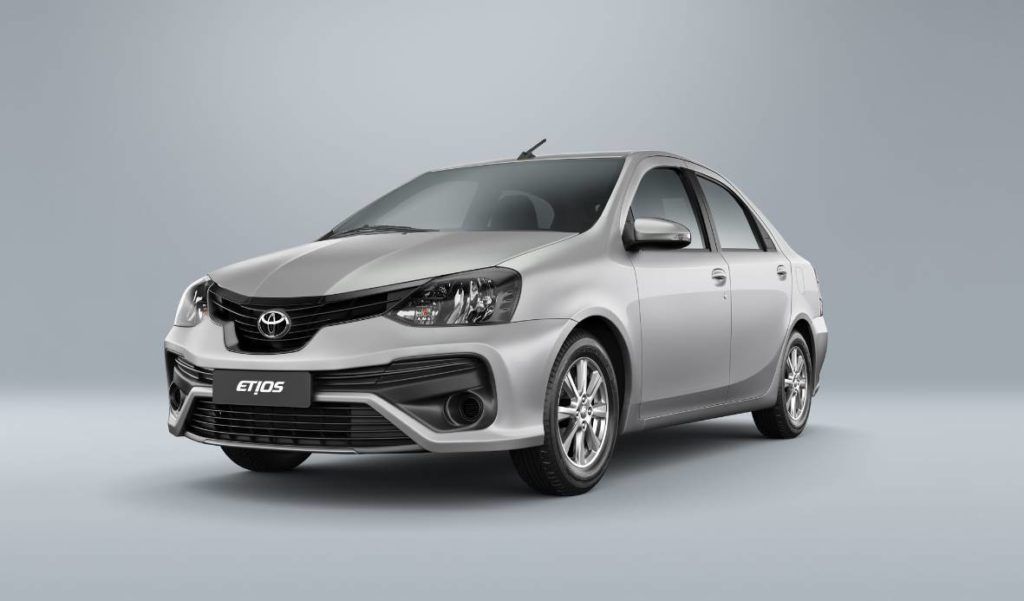 Carros seminovos Toyota até R$ 70 mil - Toyota Etios sedan X 1.3 2021
