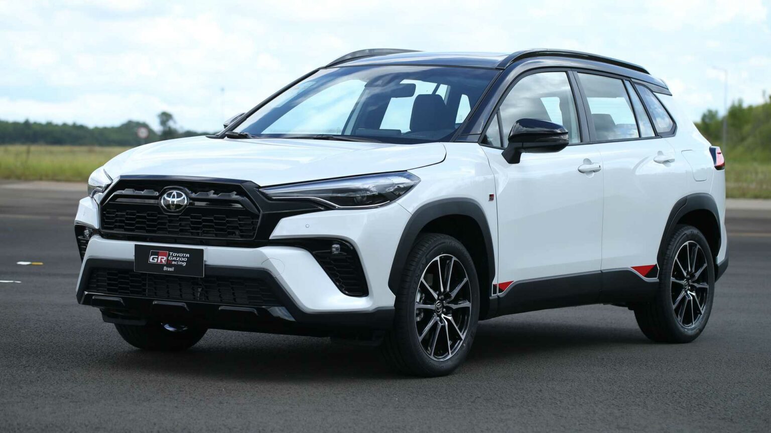 Toyota Corolla Cross PcD veja preços válidos no mês de agosto de 2022